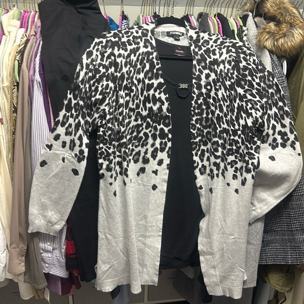Generic leggings XL Rafaella Top XL Roz & Ali Cardigan XL